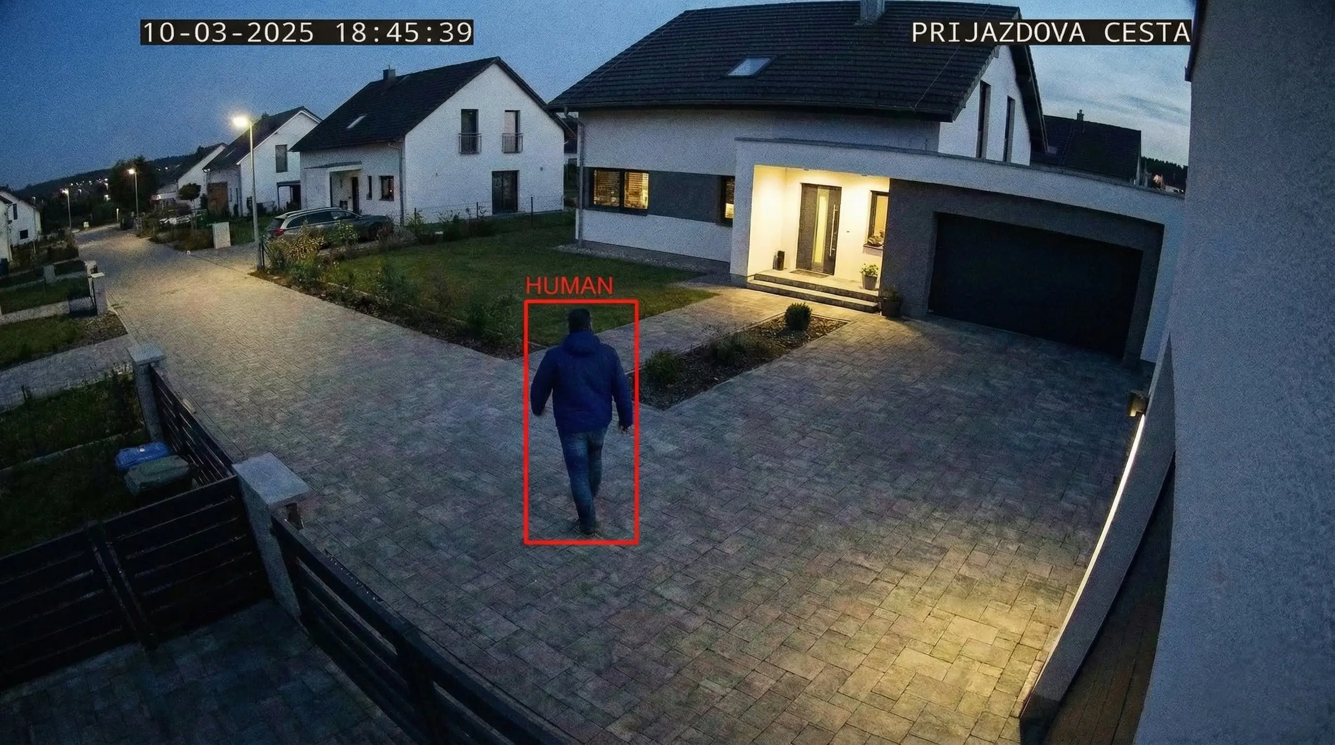 detekcia-osob-a-vozidiel-kamerovy-system-ai